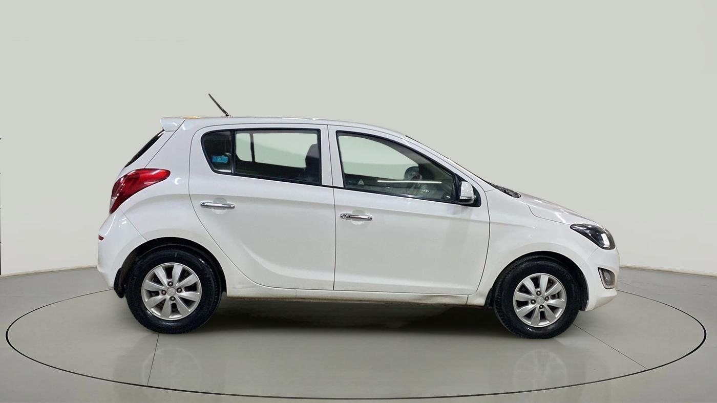 2013 Hyundai i20 ASTA 1.4 CRDI, Diesel, Manual, 72,028 km, Right Side View