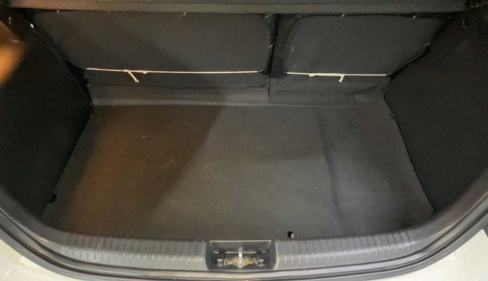 2013 Hyundai i20 ASTA 1.4 CRDI, Diesel, Manual, 72,028 km, Boot Inside