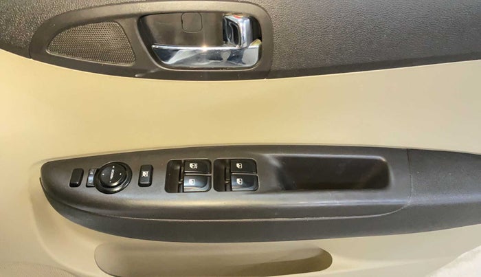 2013 Hyundai i20 ASTA 1.4 CRDI, Diesel, Manual, 72,028 km, Driver Side Door Panels Control