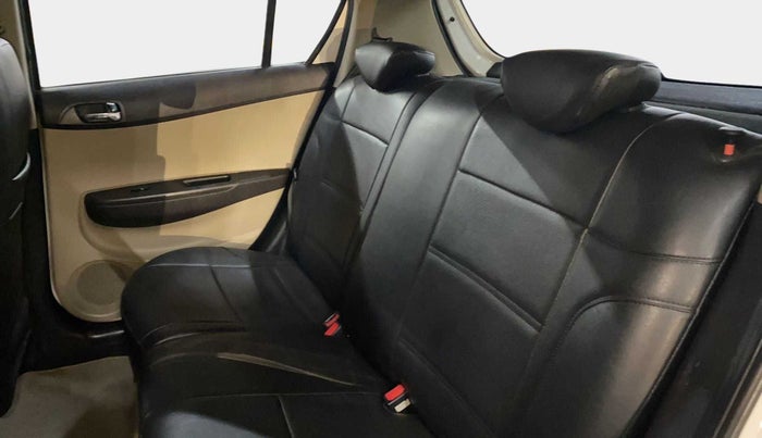 2013 Hyundai i20 ASTA 1.4 CRDI, Diesel, Manual, 72,028 km, Right Side Rear Door Cabin