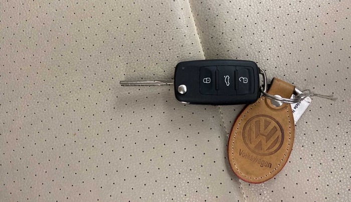 2019 Volkswagen Vento HIGHLINE PLUS 1.2 AT 16 ALLOY, Petrol, Automatic, 16,897 km, Key Close Up