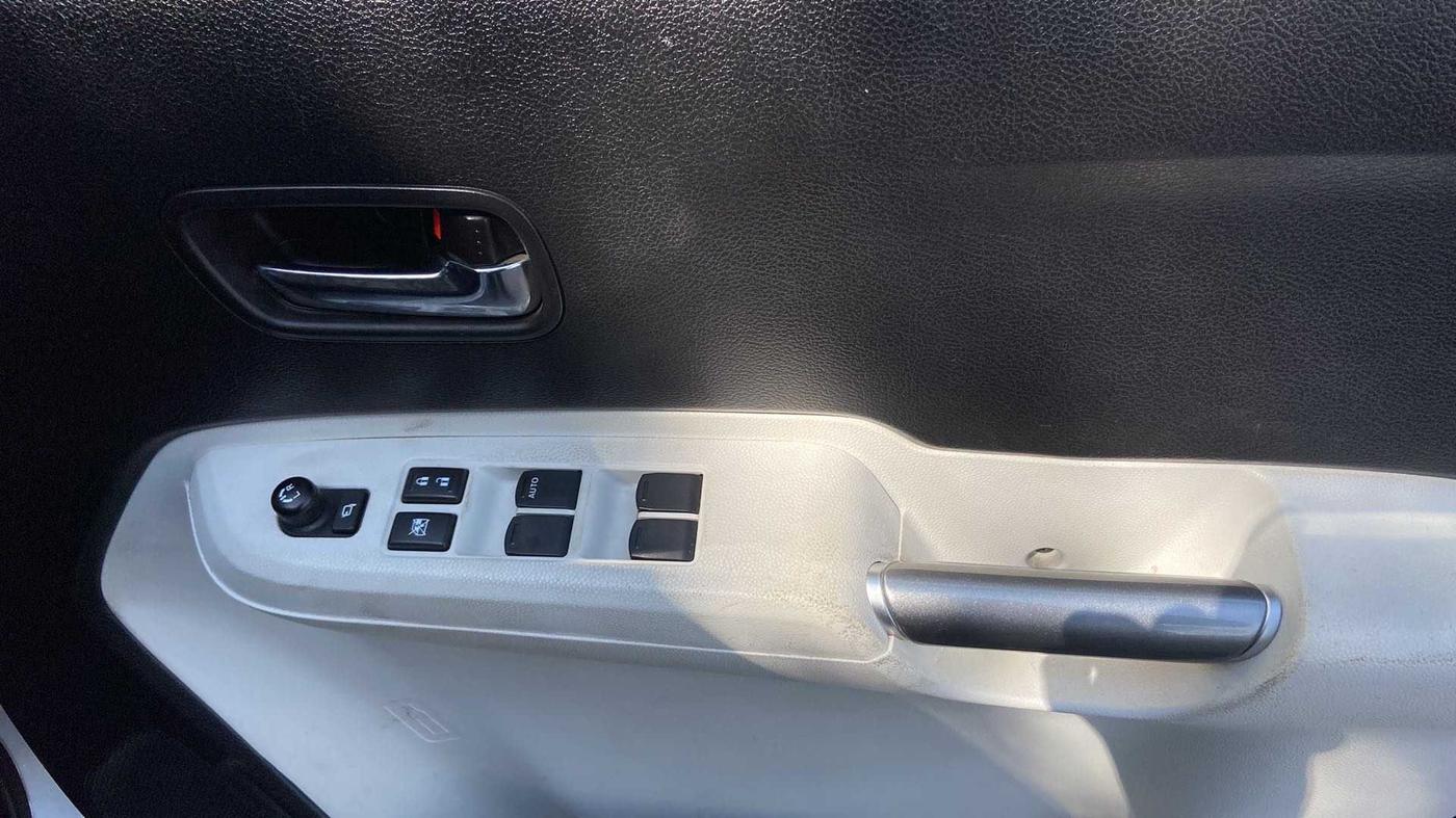 2021 Maruti IGNIS ALPHA 1.2 AMT, Petrol, Automatic, 22,950 km, Driver Side Door Panels Control