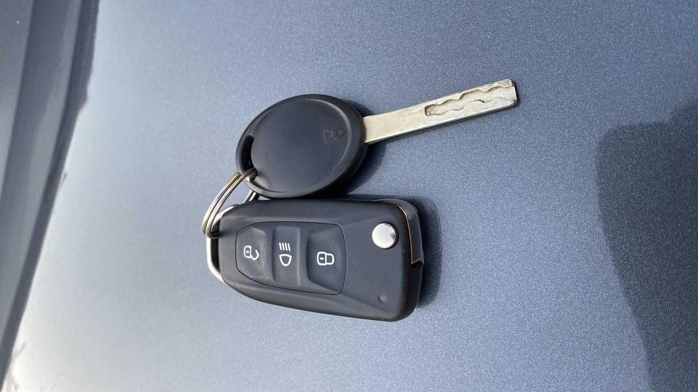 2022 Tata Tiago XZ PLUS CNG, CNG, Manual, 8,286 km, Key Close Up