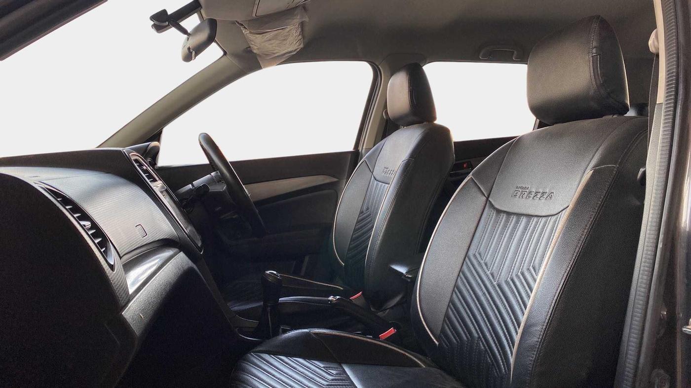 2019 Maruti Vitara Brezza ZDI PLUS, Diesel, Manual, 66,269 km, Right Side Front Door Cabin