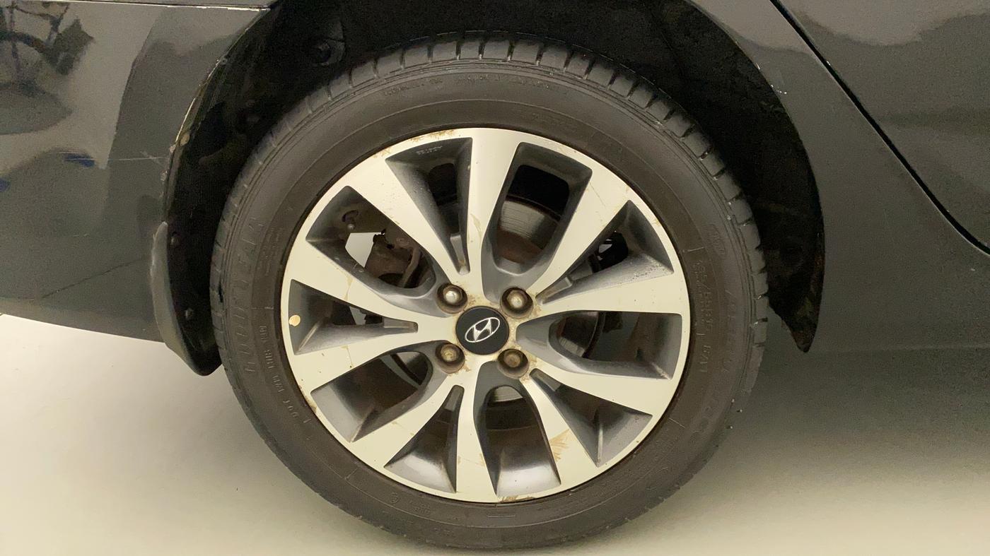 2013 Hyundai Verna FLUIDIC 1.6 VTVT SX OPT, Petrol, Manual, 86,498 km, Right Rear Wheel