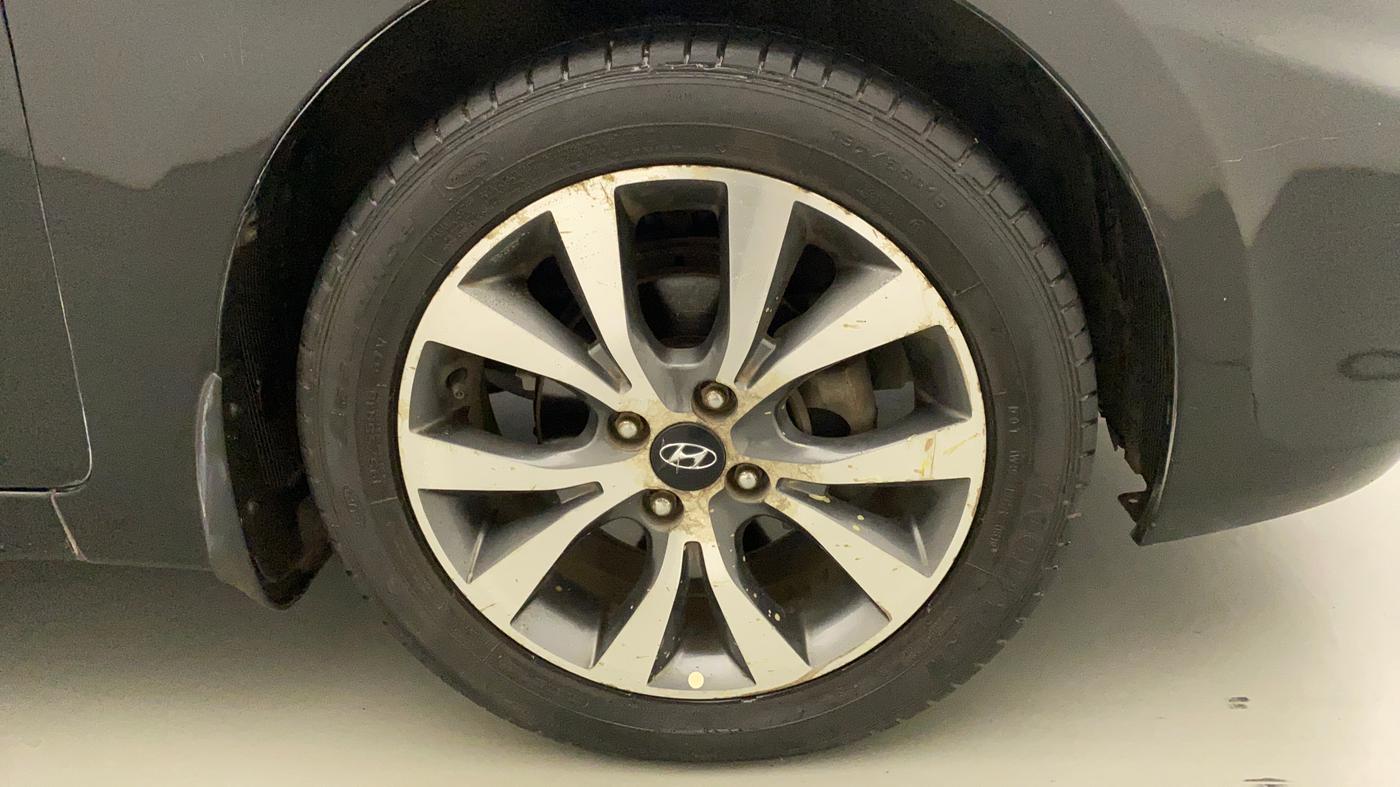 2013 Hyundai Verna FLUIDIC 1.6 VTVT SX OPT, Petrol, Manual, 86,498 km, Right Front Wheel