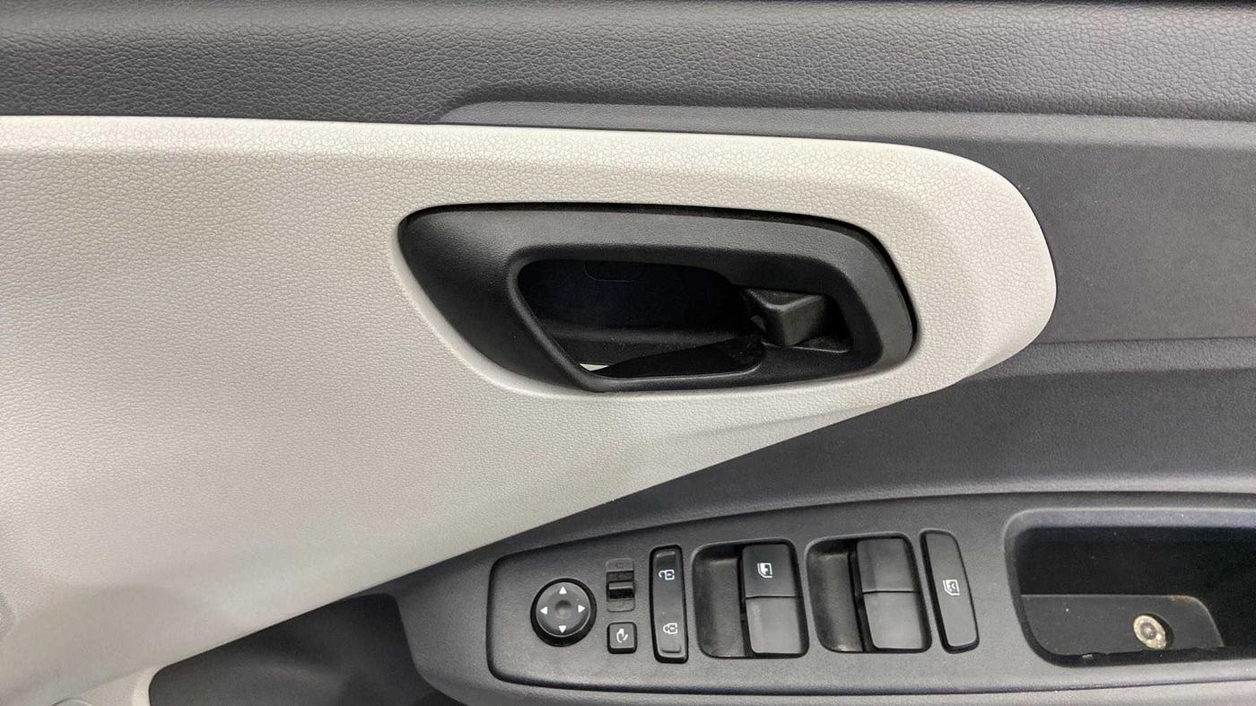 2020 Hyundai GRAND I10 NIOS MAGNA CORPORATE EDITION 1.2 KAPPA VTVT, Petrol, Manual, 14,070 km, Driver Side Door Panels Control