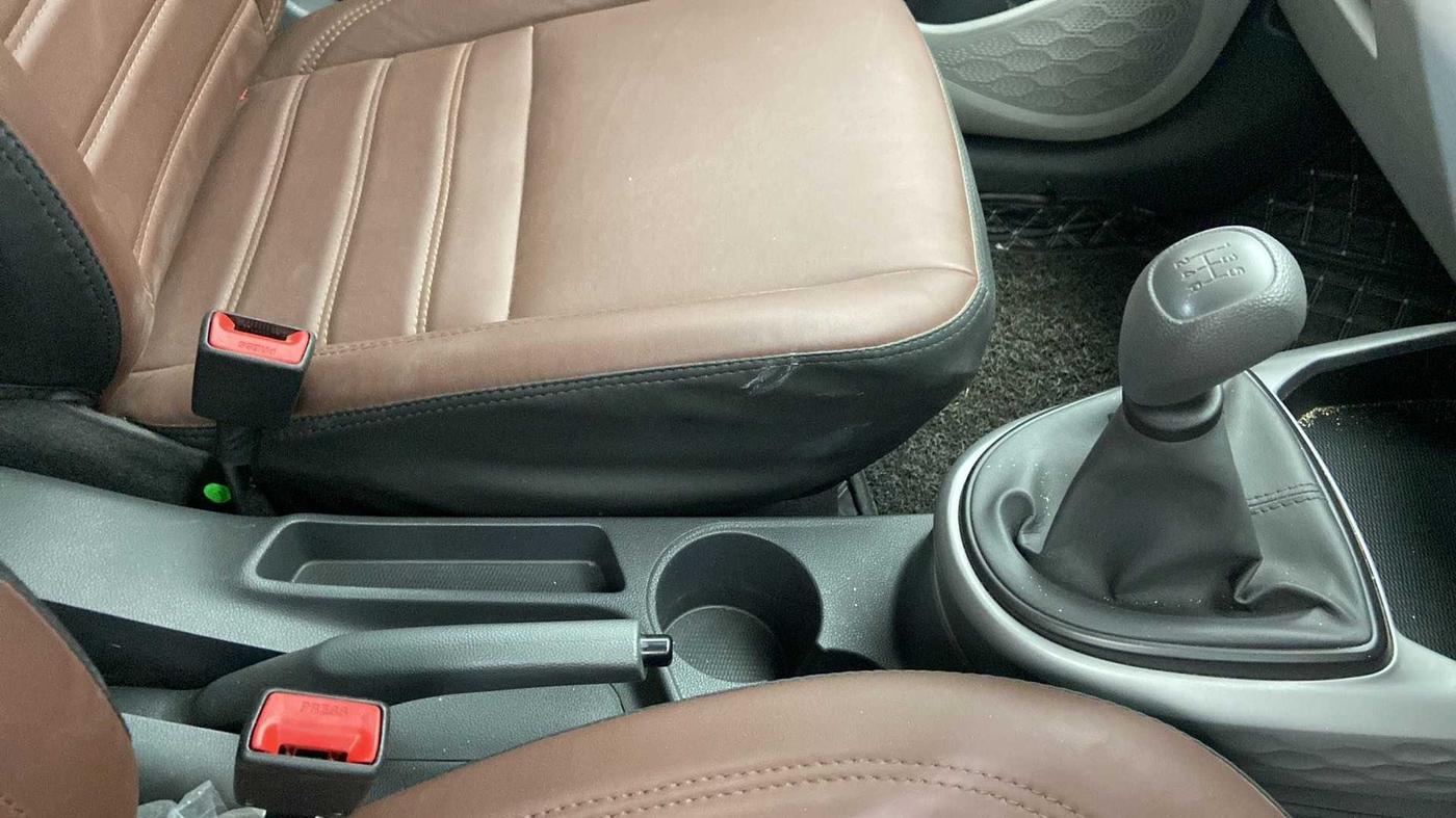 2020 Hyundai GRAND I10 NIOS MAGNA CORPORATE EDITION 1.2 KAPPA VTVT, Petrol, Manual, 14,070 km, Gear Lever