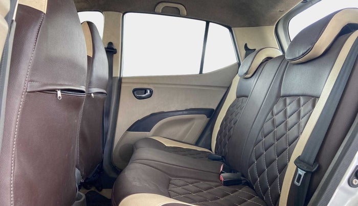 2010 Hyundai i10 SPORTZ 1.2, Petrol, Manual, 1,03,787 km, Right Side Rear Door Cabin