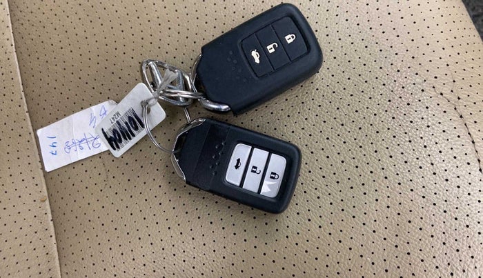 2019 Honda City 1.5L I-VTEC ZX, Petrol, Manual, 33,912 km, Key Close Up