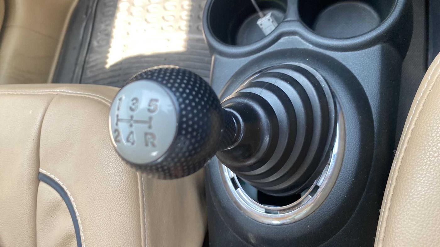 2016 Honda Brio S MT, Petrol, Manual, 51,517 km, Gear lever - Boot cover slightly torn