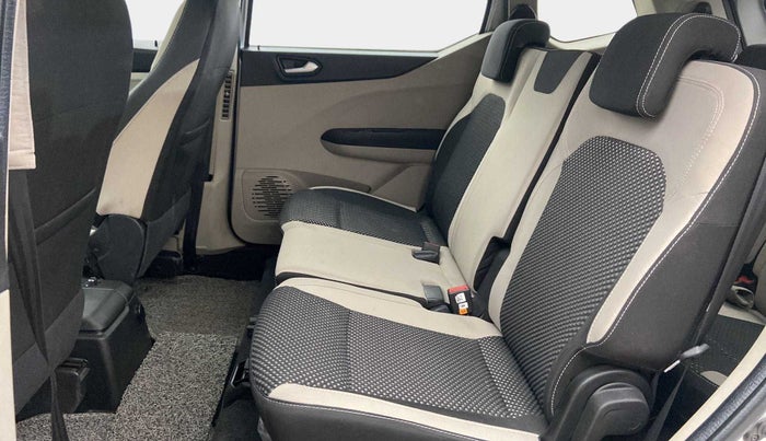 2021 Renault TRIBER RXZ AMT DUAL TONE, Petrol, Automatic, 20,262 km, Right Side Rear Door Cabin