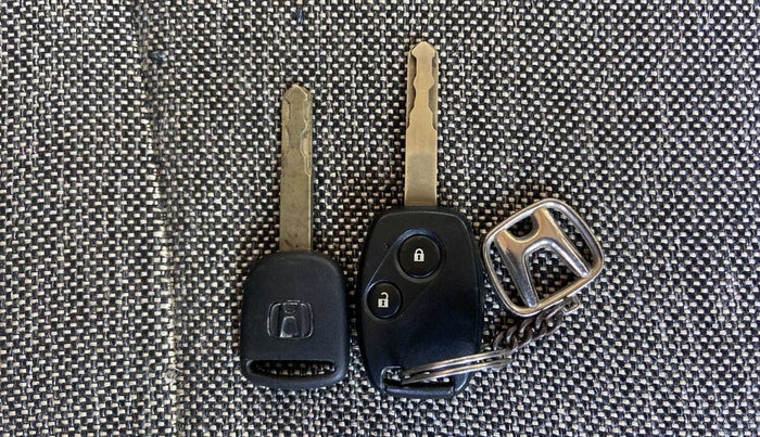 2014 Honda Brio S MT, Petrol, Manual, 13,100 km, Key Close Up