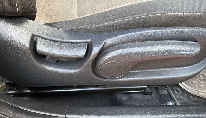 2016 Hyundai Elite i20 ASTA 1.2 (O), Petrol, Manual, 51,821 km, Driver Side Adjustment Panel