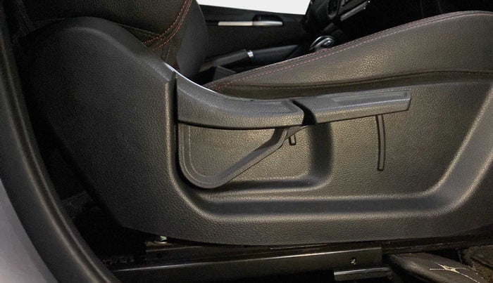 2020 KIA SONET GTX PLUS 1.0 DCT, Petrol, Automatic, 21,374 km, Driver Side Adjustment Panel