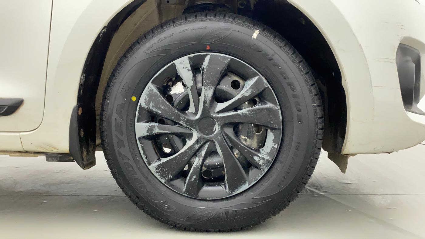 2020 Maruti Swift LXI, Petrol, Manual, 44,817 km, Right Front Wheel
