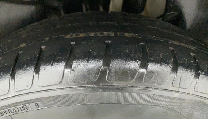 2020 Maruti Swift LXI, Petrol, Manual, 44,817 km, Left Rear Tyre Tread