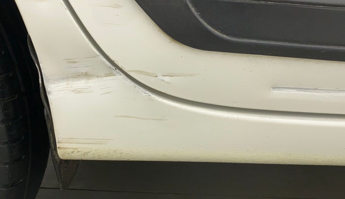 2020 Maruti Swift LXI, Petrol, Manual, 44,817 km, Right running board - Minor scratches