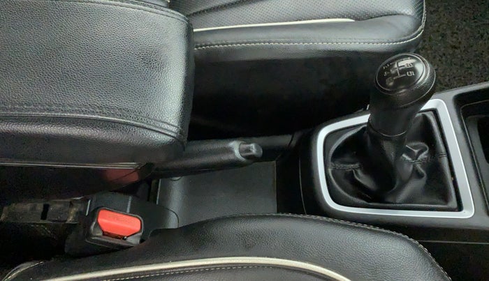 2020 Maruti Swift LXI, Petrol, Manual, 44,817 km, Gear Lever