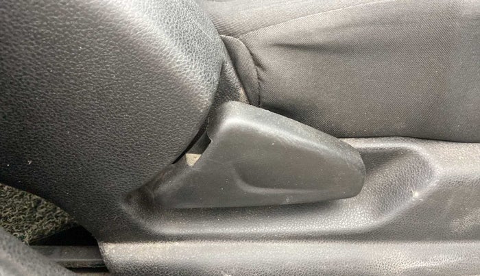 2022 Renault Kwid RXT 1.0 (O), Petrol, Manual, 7,173 km, Driver Side Adjustment Panel