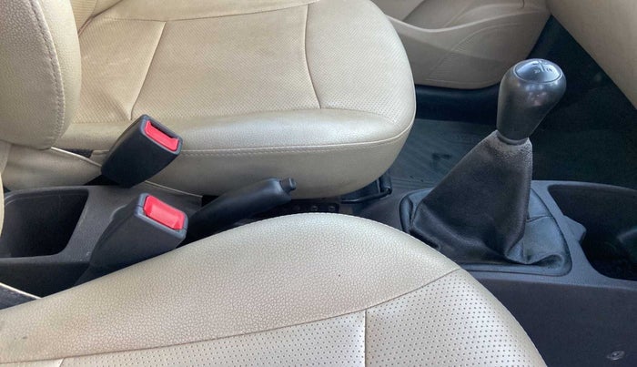 2018 Hyundai Eon ERA +, Petrol, Manual, 46,230 km, Gear Lever
