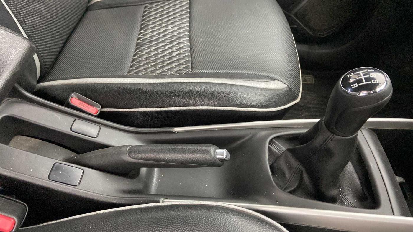 2017 Maruti Baleno DELTA PETROL 1.2, Petrol, Manual, 68,670 km, Gear Lever