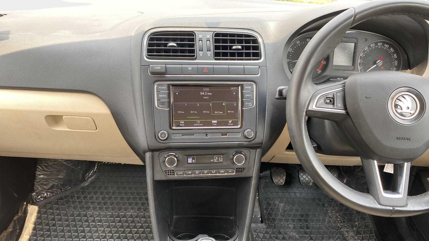 2019 Skoda Rapid AMBITION 1.6 MPI MT, Petrol, Manual, 27,463 km, Air Conditioner