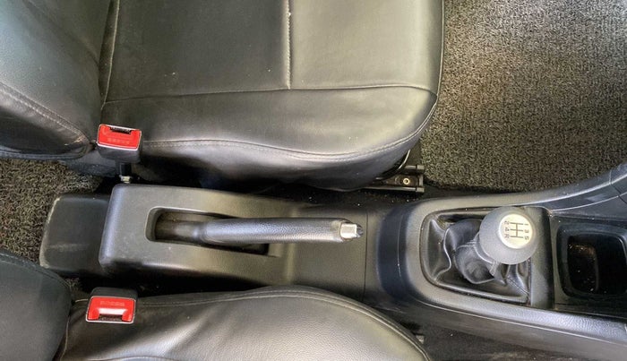 2013 Maruti Swift VXI, Petrol, Manual, 74,586 km, Gear Lever