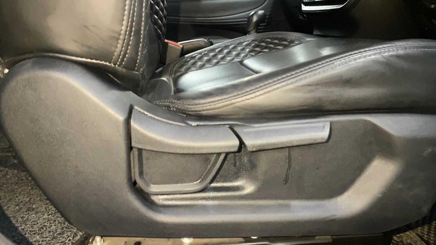 2022 Hyundai NEW I20 SPORTZ 1.2 MT, Petrol, Manual, 17,310 km, Driver Side Adjustment Panel
