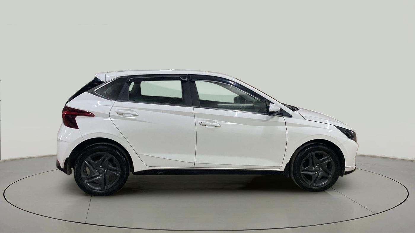 2022 Hyundai NEW I20 SPORTZ 1.2 MT, Petrol, Manual, 17,310 km, Right Side View