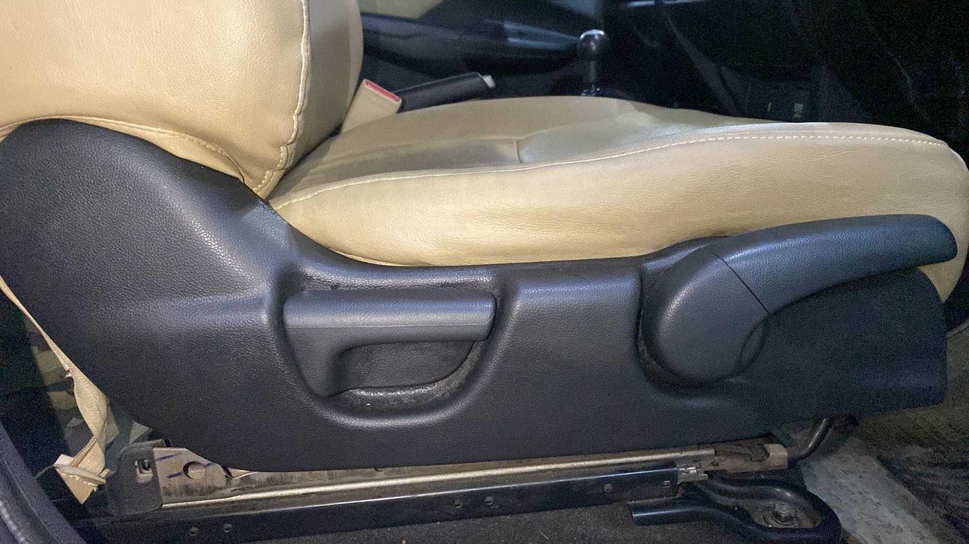 2017 Honda Jazz 1.2L I-VTEC S, Petrol, Manual, 42,581 km, Driver Side Adjustment Panel