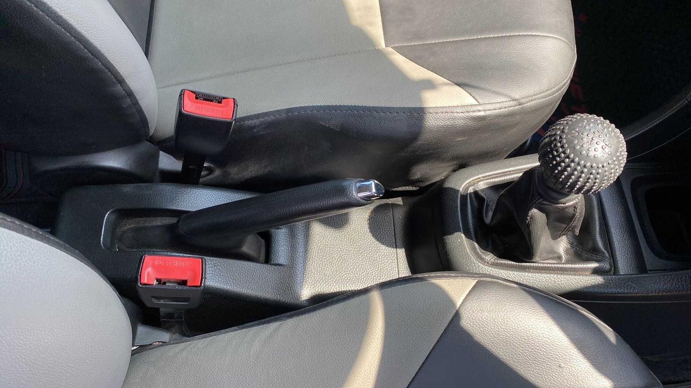 2012 Maruti Swift VXI, Petrol, Manual, 74,533 km, Gear Lever