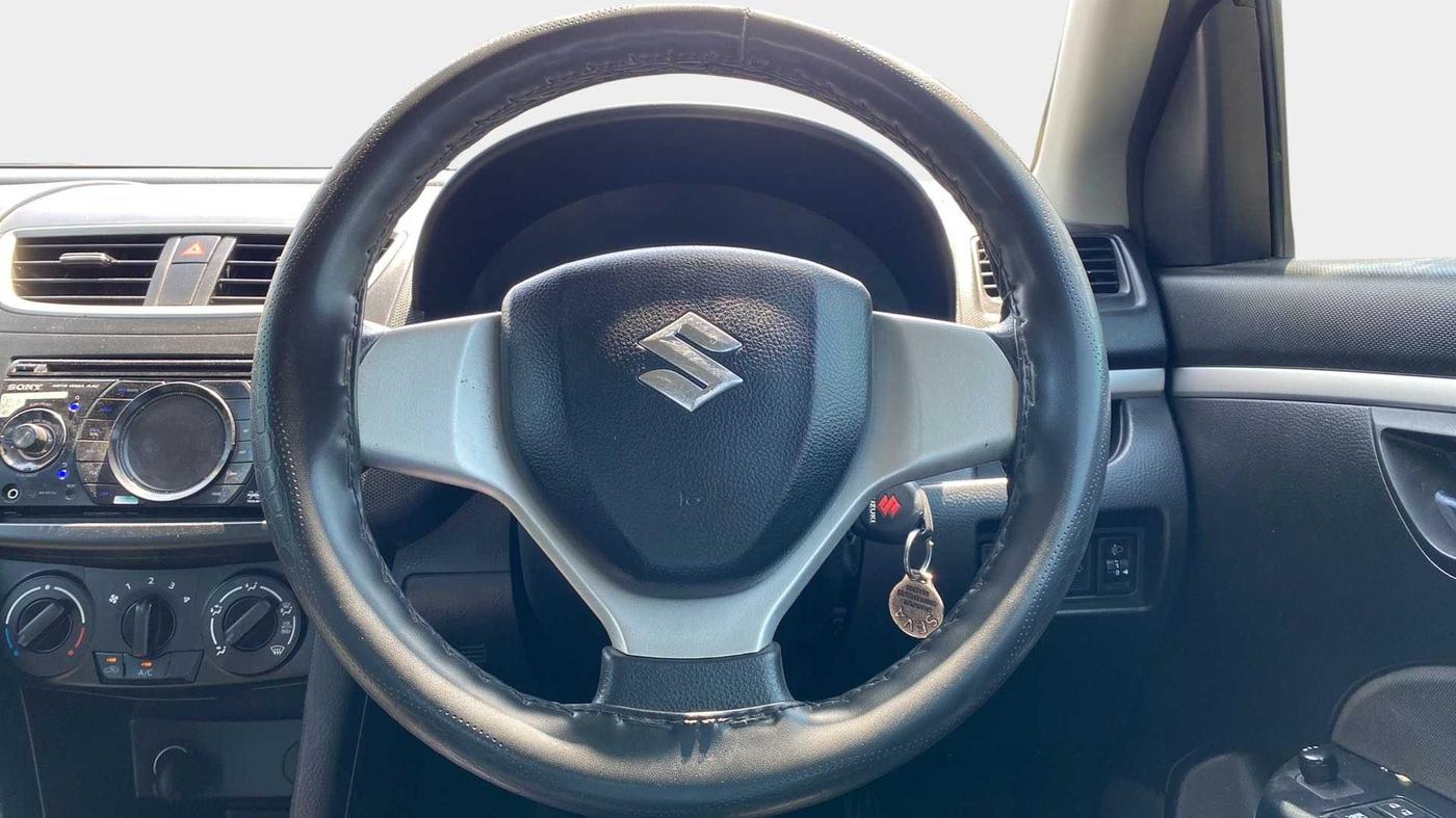 2012 Maruti Swift VXI, Petrol, Manual, 74,533 km, Steering Wheel Close Up