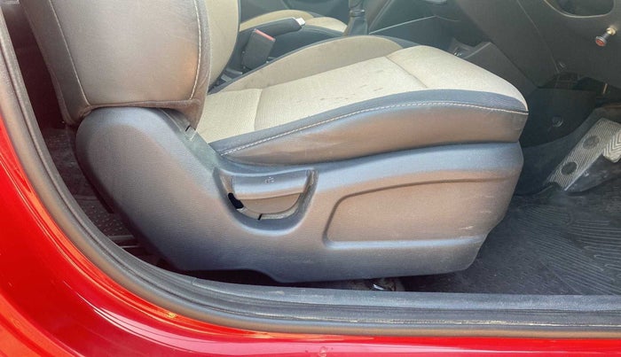 2015 Hyundai Elite i20 MAGNA 1.2, Petrol, Manual, 30,016 km, Driver Side Adjustment Panel