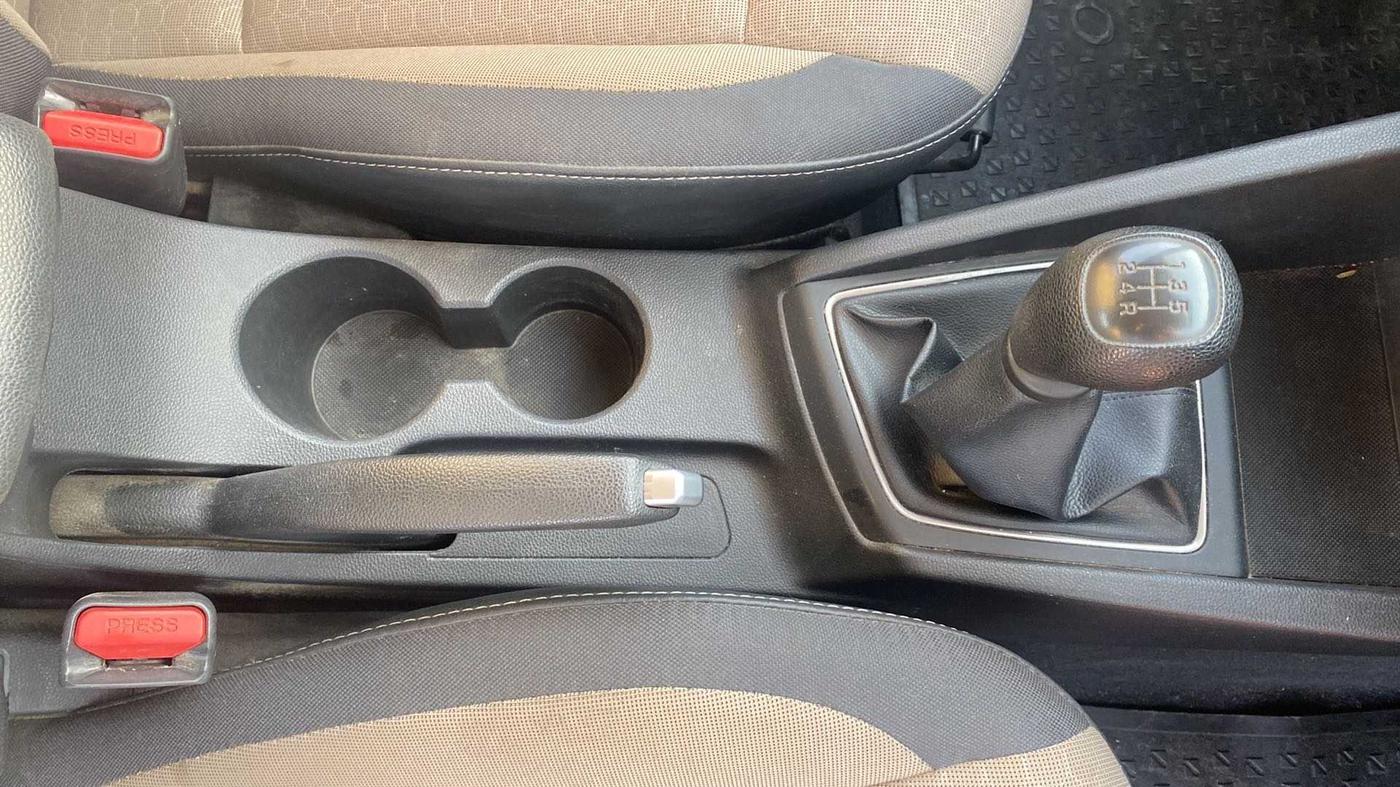 2015 Hyundai Elite i20 MAGNA 1.2, Petrol, Manual, 30,016 km, Gear Lever