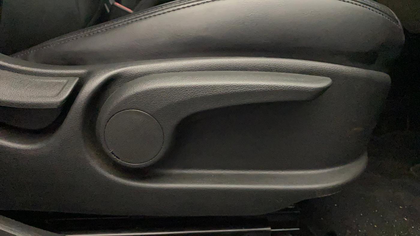 2020 Hyundai Verna SX 1.5 VTVT IVT, Petrol, Automatic, 82,294 km, Driver Side Adjustment Panel