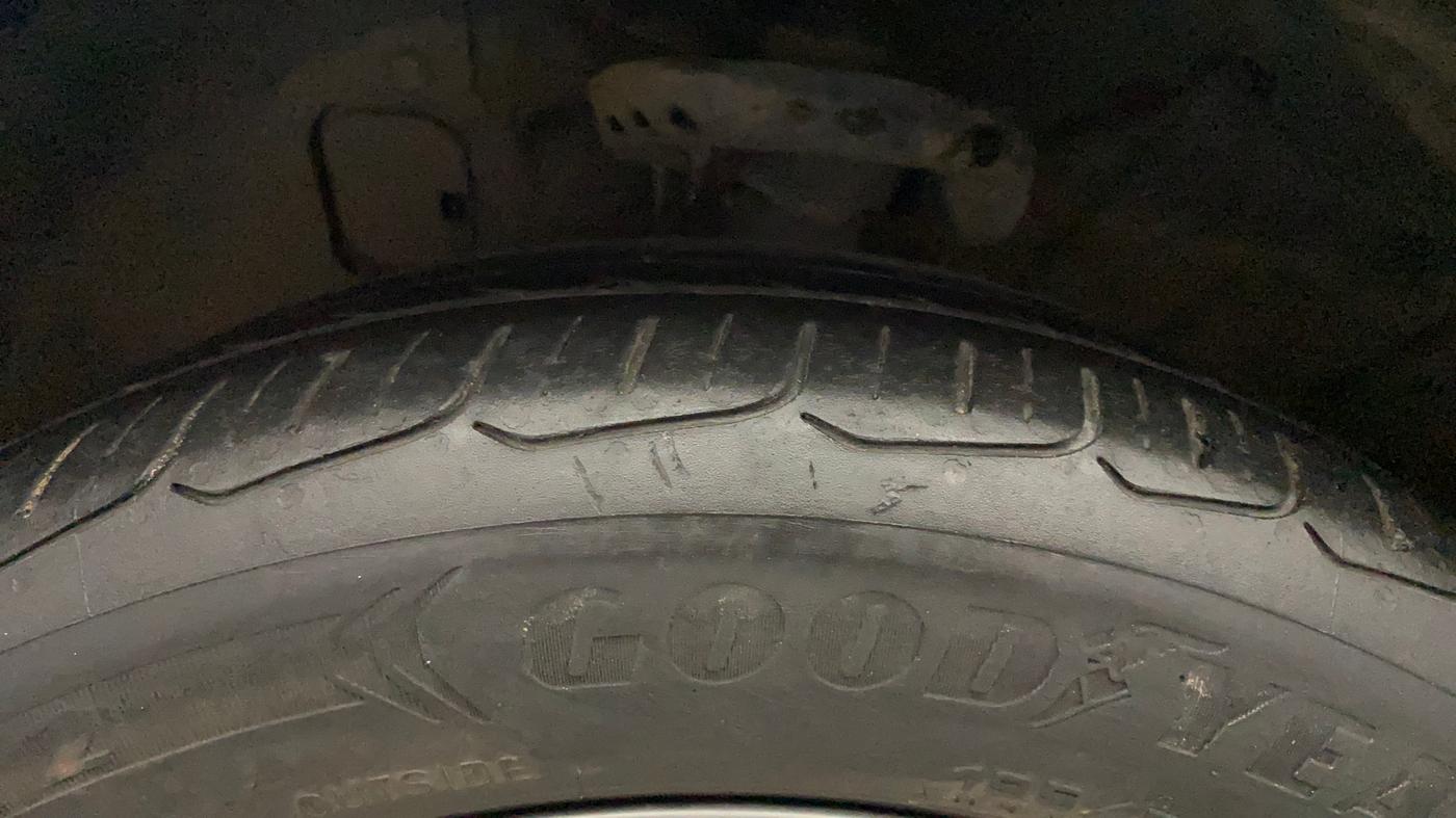 2020 Hyundai Verna SX 1.5 VTVT IVT, Petrol, Automatic, 82,294 km, Left Front Tyre Tread