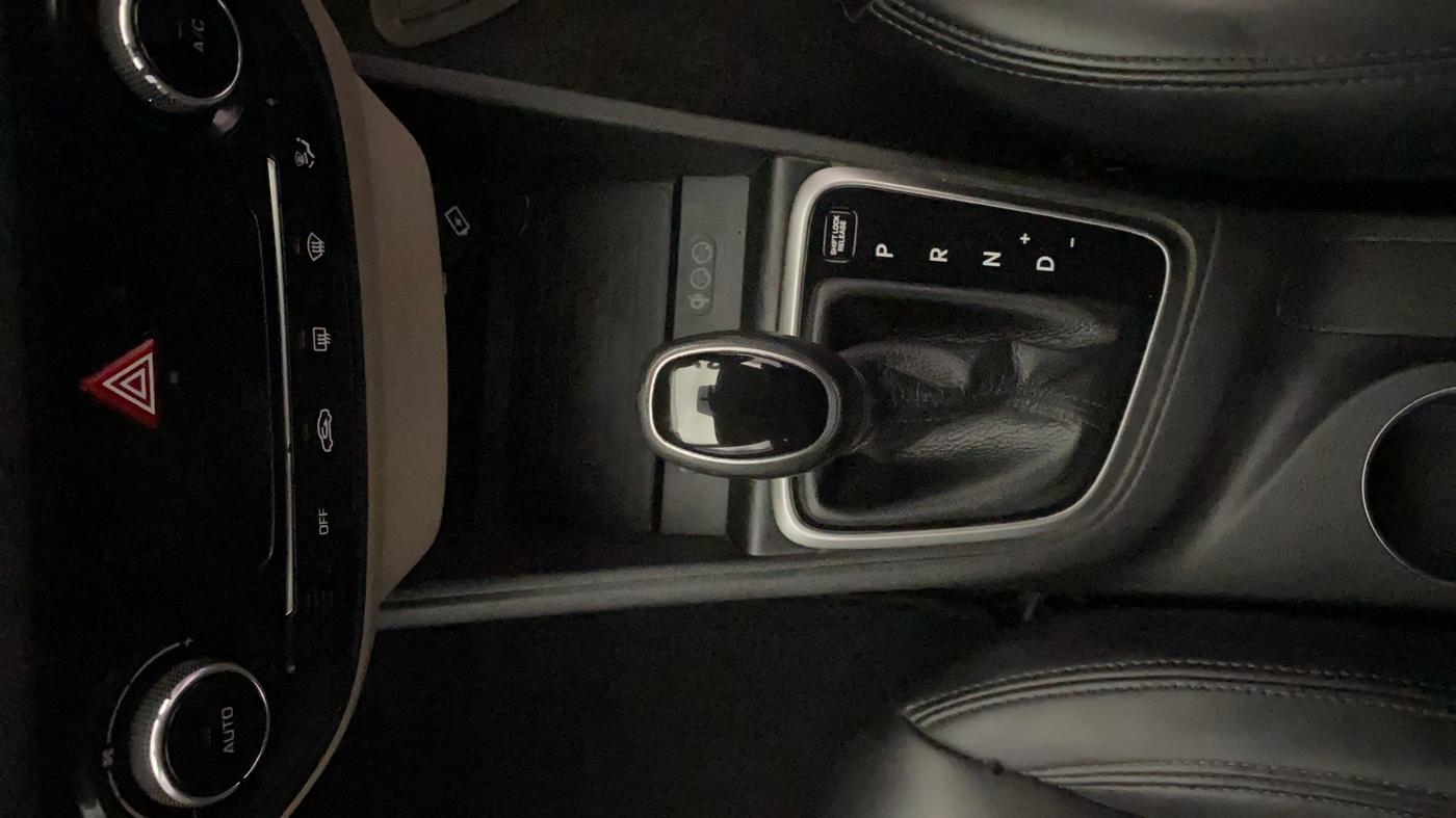 2020 Hyundai Verna SX 1.5 VTVT IVT, Petrol, Automatic, 82,294 km, Gear Lever