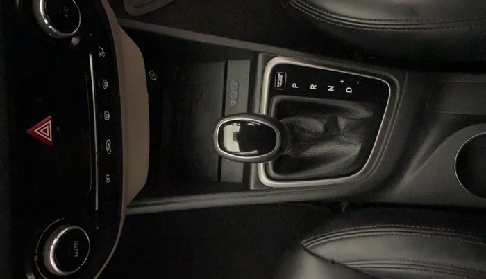 2020 Hyundai Verna SX 1.5 VTVT IVT, Petrol, Automatic, 82,278 km, Gear Lever