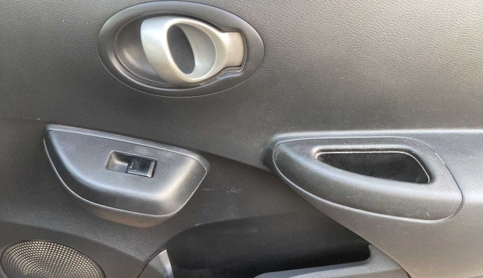 2018 Datsun Go T, Petrol, Manual, 61,993 km, Driver Side Door Panels Control