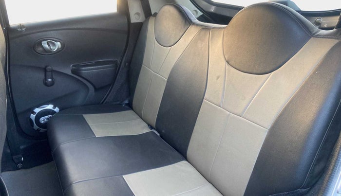 2018 Datsun Go T, Petrol, Manual, 61,993 km, Right Side Rear Door Cabin