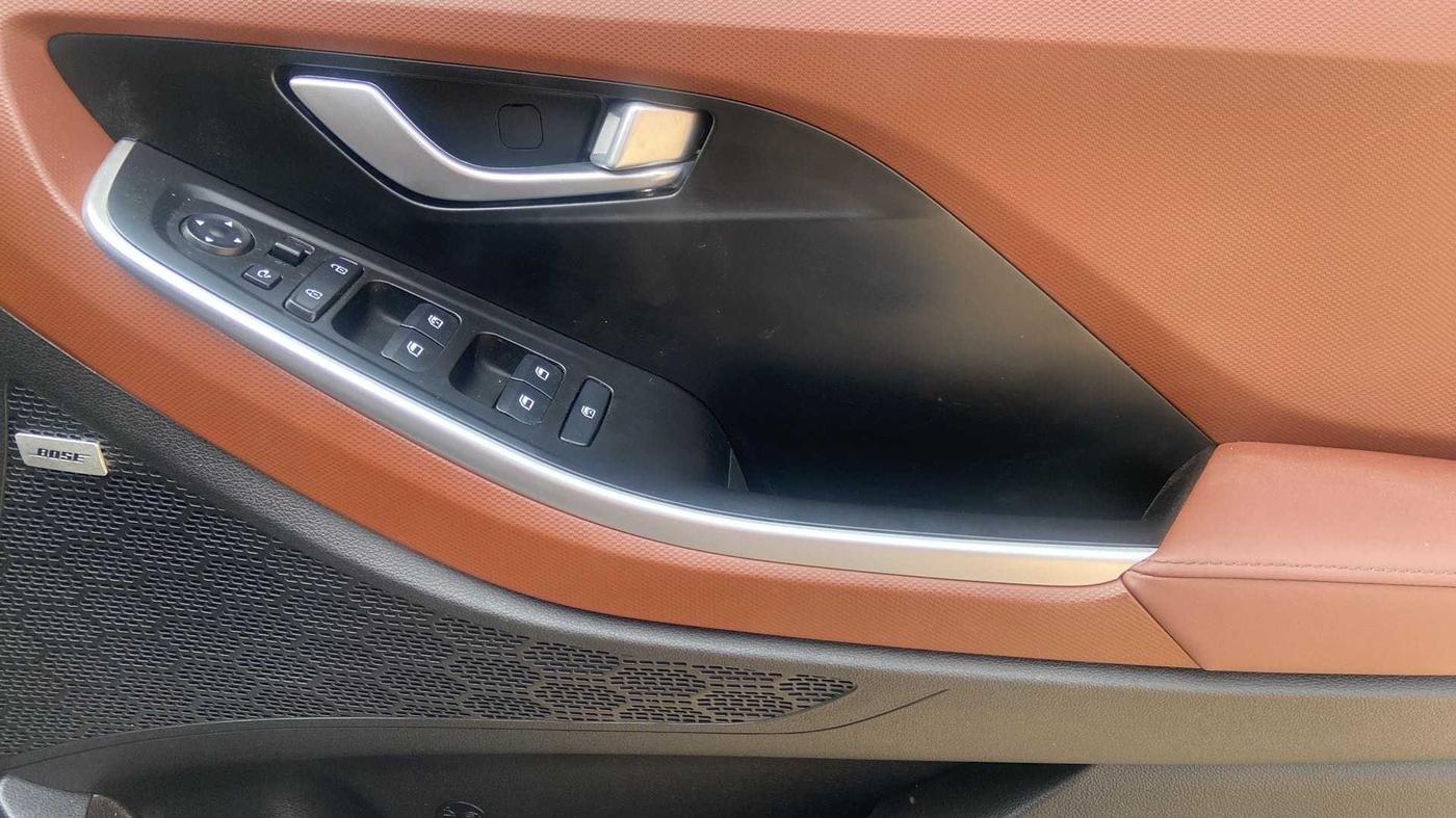 2022 Hyundai ALCAZAR 2.0 SIGNATURE (O) AT 6STR, Petrol, Automatic, 6,907 km, Driver Side Door Panels Control