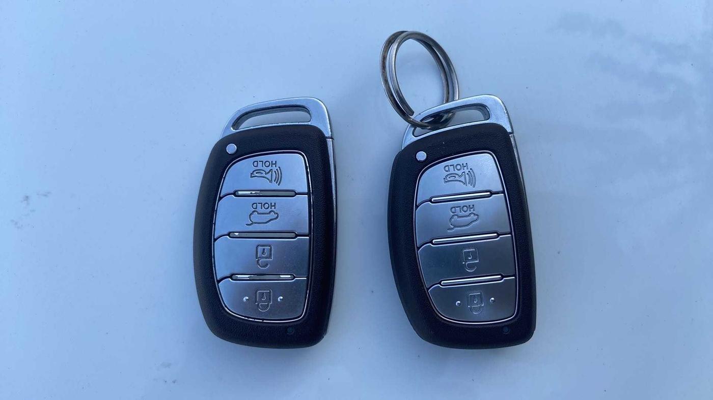 2021 Hyundai NEW I20 ASTA 1.0 GDI TURBO DCT, Petrol, Automatic, 20,237 km, Key Close Up
