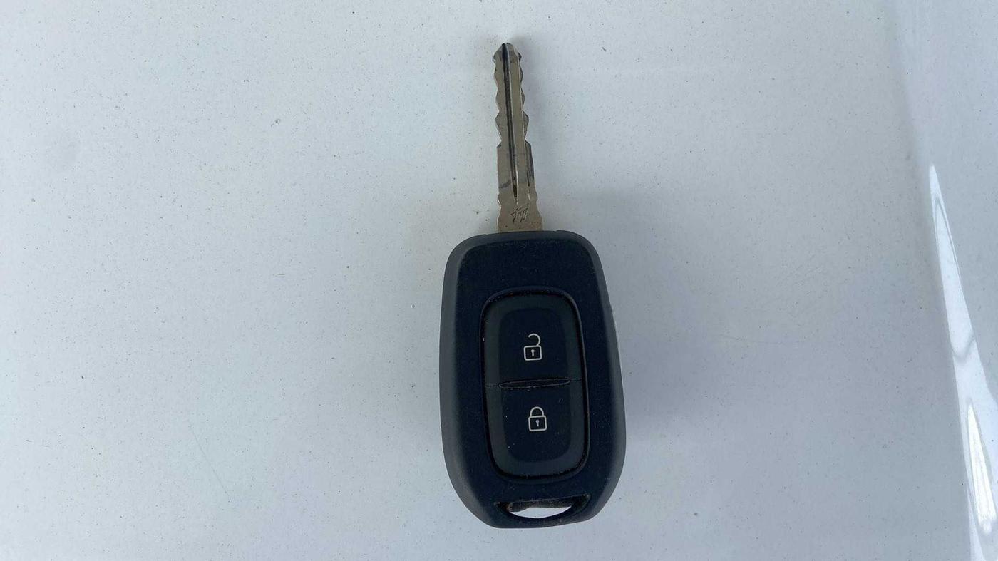 2022 Renault TRIBER RXT, Petrol, Manual, 17,247 km, Key Close Up