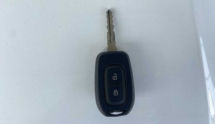 2022 Renault TRIBER RXT, Petrol, Manual, 17,247 km, Key Close Up