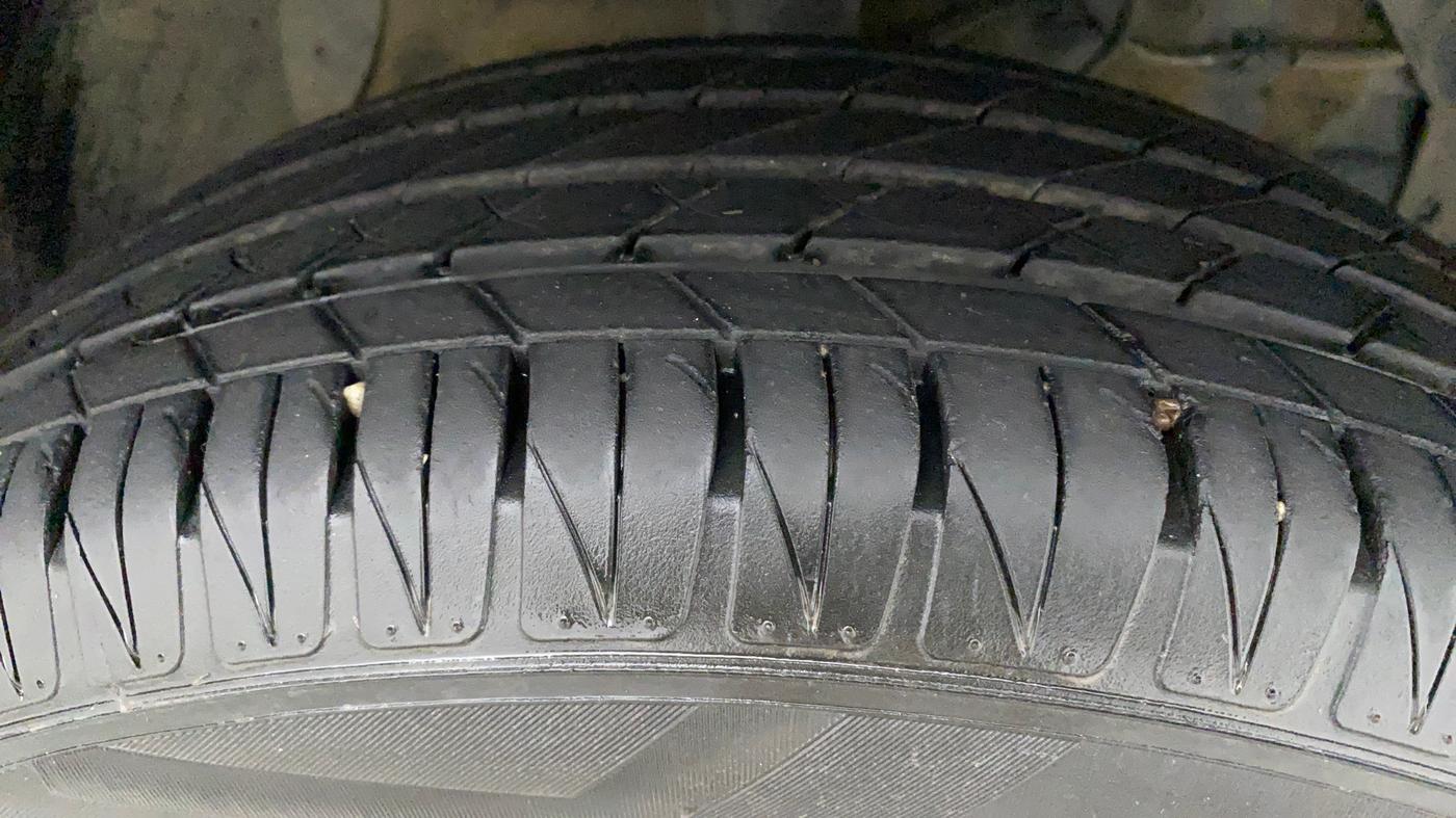 2022 Toyota URBAN CRUISER HIGH GRADE AT, Petrol, Automatic, 7,811 km, Right Front Tyre Tread