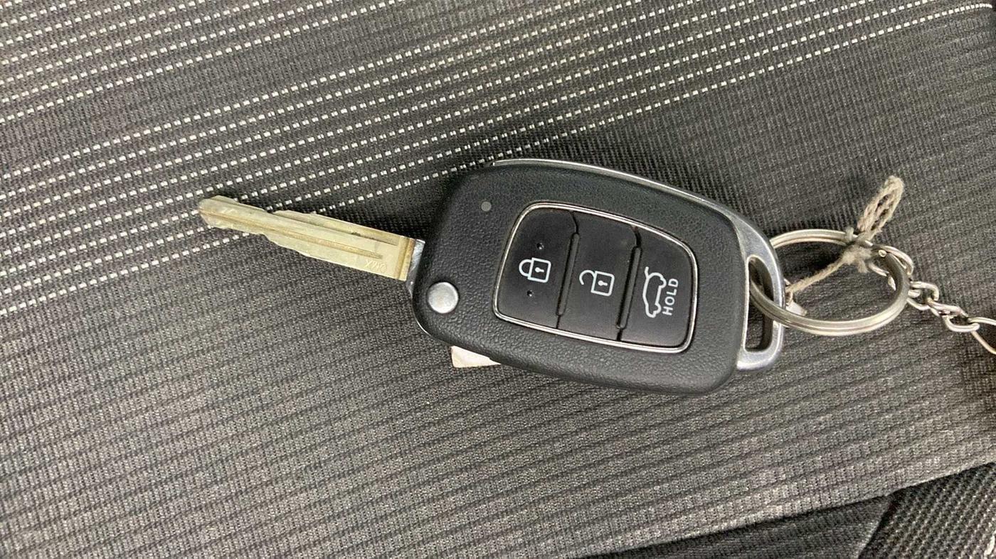2019 Hyundai VENUE SX 1.0 TURBO, Petrol, Manual, 28,490 km, Key Close Up