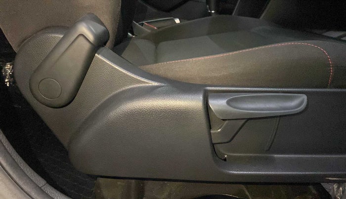 2021 Volkswagen Polo HIGHLINE PLUS 1.0, Petrol, Manual, 18,482 km, Driver Side Adjustment Panel