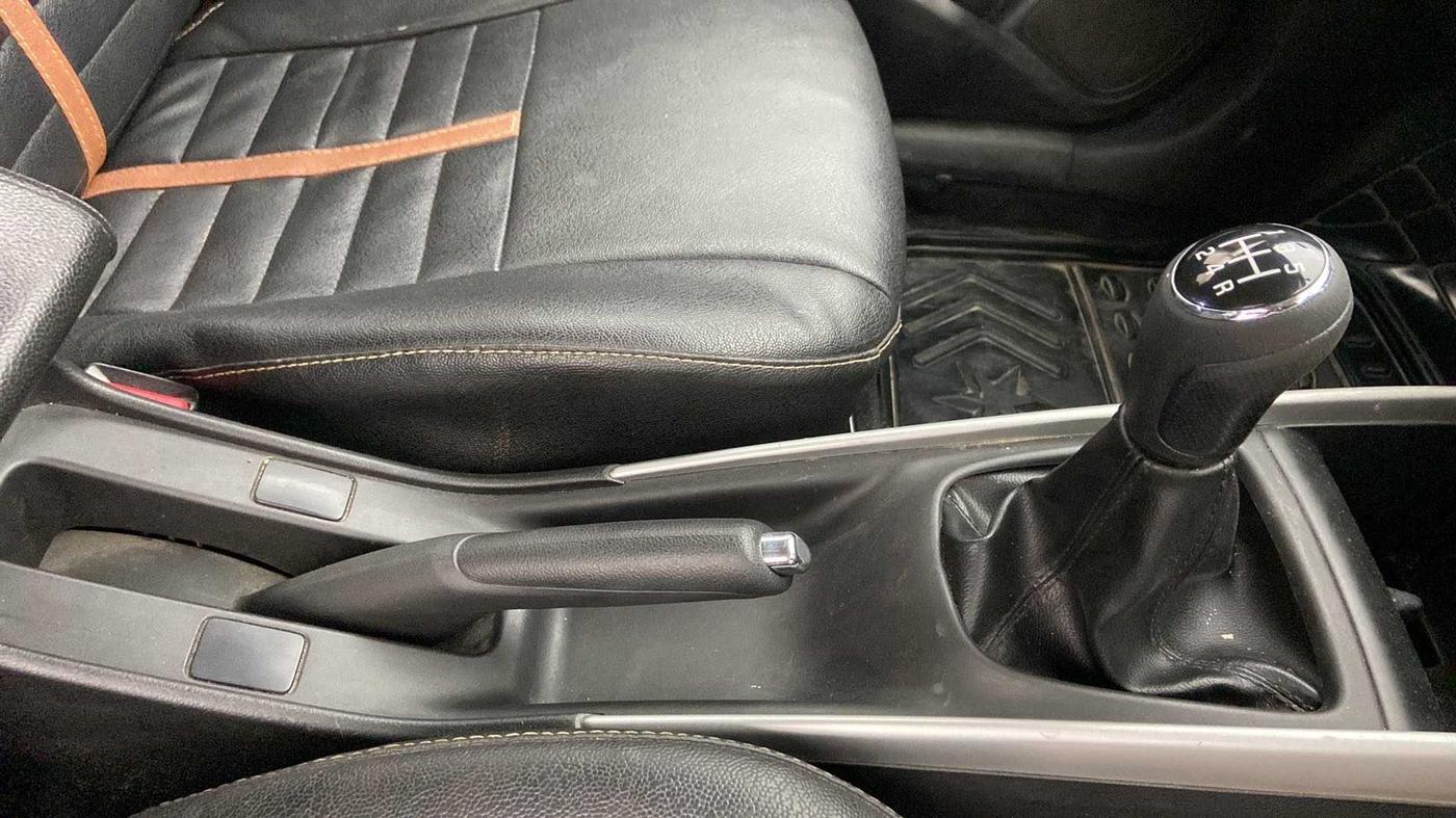 2017 Maruti Baleno DELTA PETROL 1.2, Petrol, Manual, 66,128 km, Gear Lever