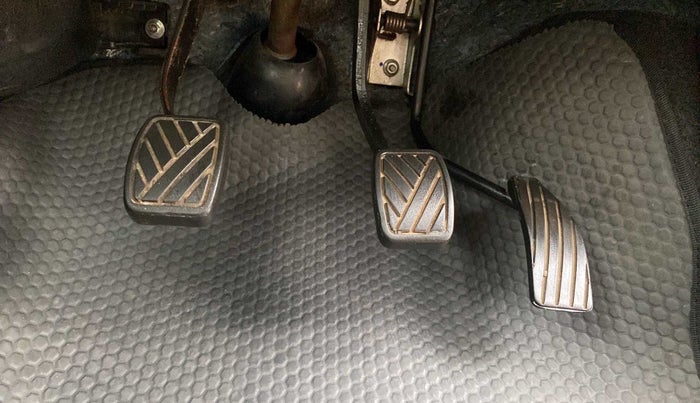 2015 Maruti Wagon R 1.0 VXI, Petrol, Manual, 17,717 km, Pedals